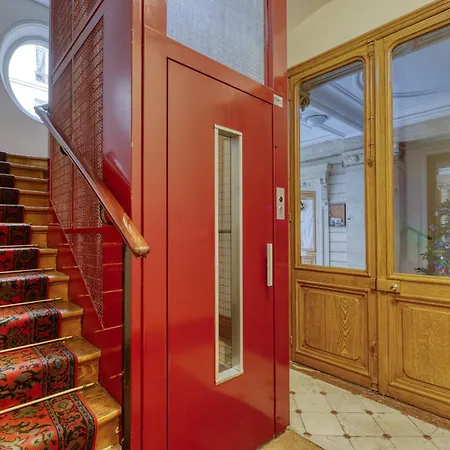 Gorgeous And Large Flat In The Heart Of 09 Appartamento