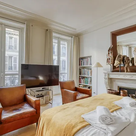Gorgeous And Large Flat In The Heart Of 09 Appartamento Parigi