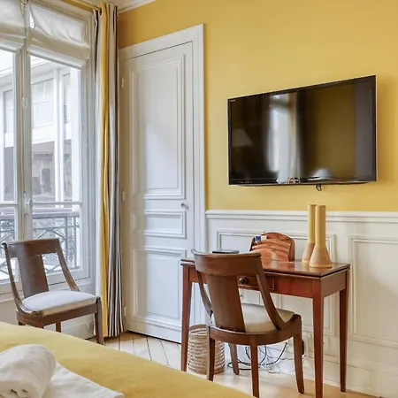 Gorgeous And Large Flat In The Heart Of 09 Appartamento
